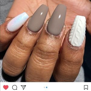 Meet your Posher, Kayala